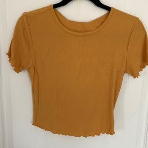 Yellow lettuce trim tee 💛🌟🌻
